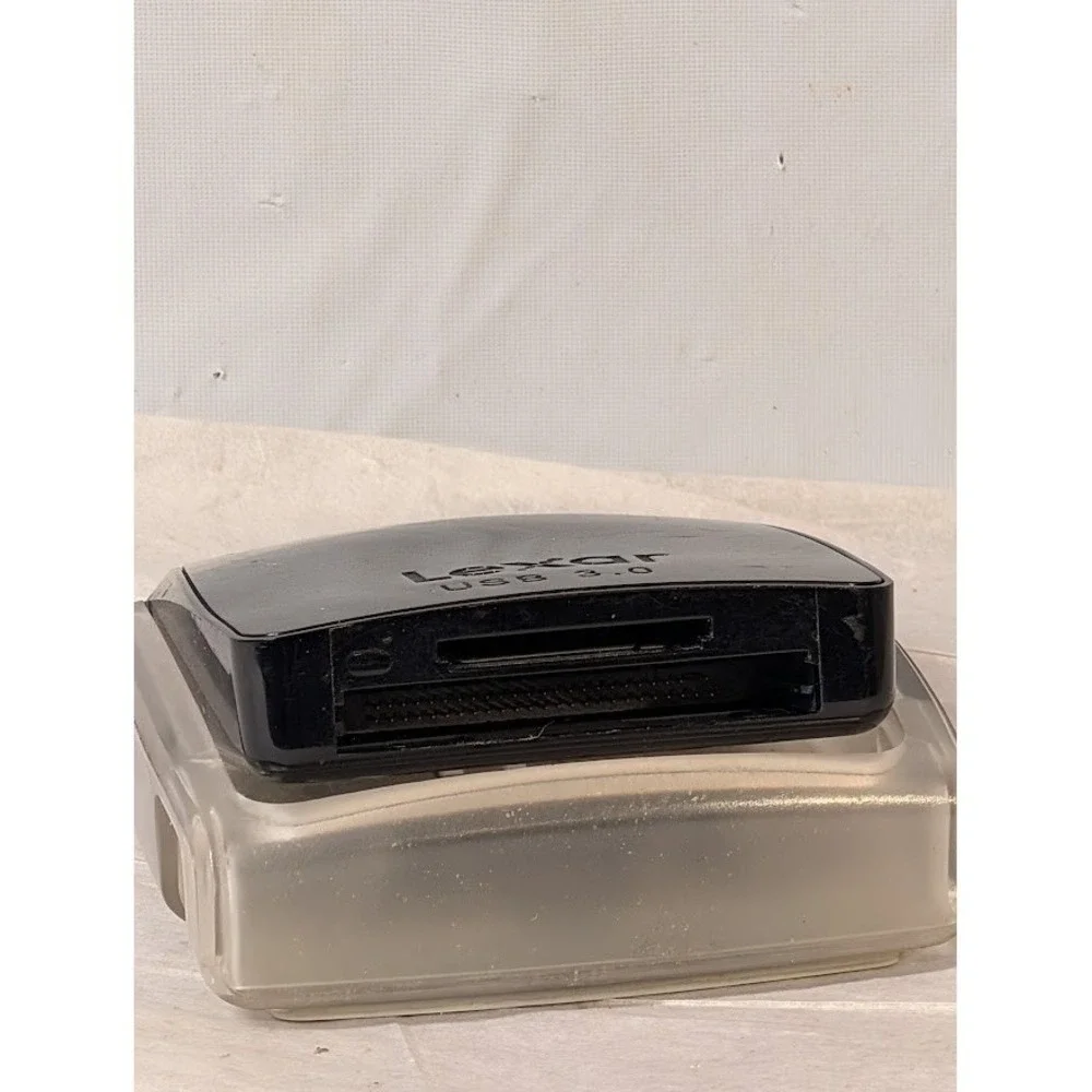 Lexar Professional‎ USB 3.0 Dual Slot Card Reader LRW300U Rev E